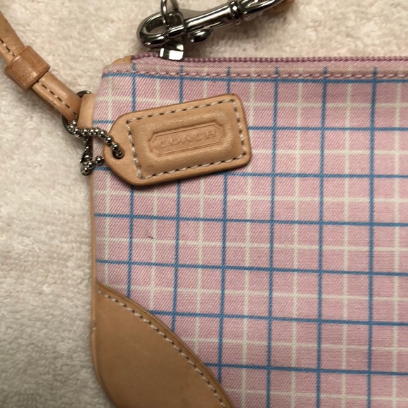 Coach zipper wallet/pouch wristlet - Picture 3 of 4